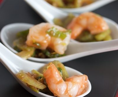 Shrimp in appetizer spoons.