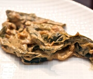 Rajas con crema on a plate.