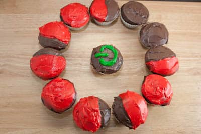 Cupcakes arranged to look like the Xbox red ring of death.