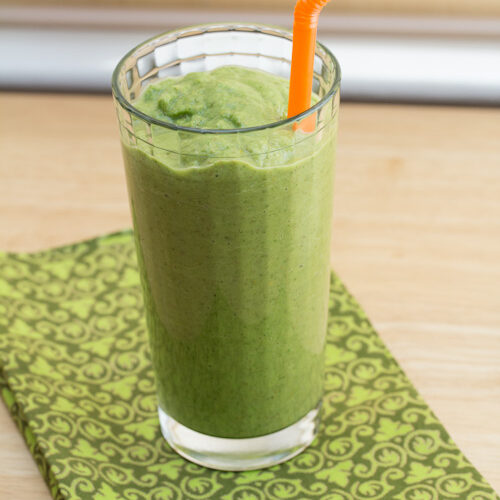 Kale, Apple & Avocado Green Smoothie