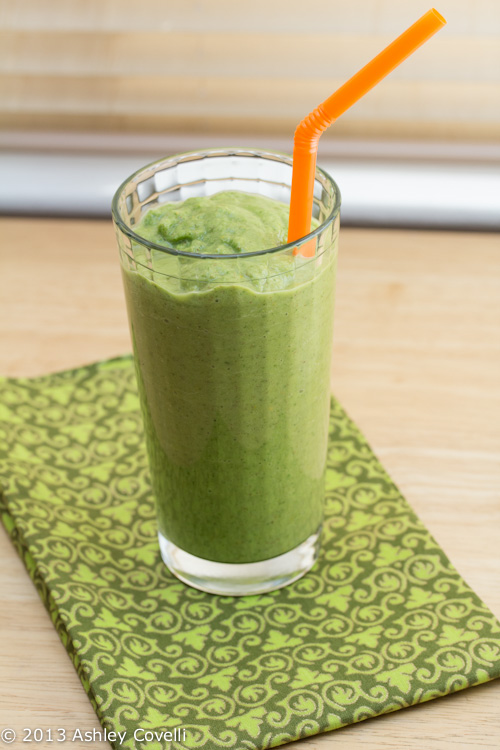 Kale, Apple, and Avocado Green Smoothie