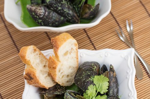 Mussels in a Coconut Chile Sauce (Thisri Kooman)