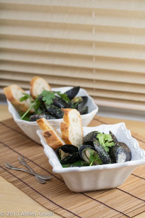 Mussels in a Coconut Chile Sauce (Thisri Kooman)