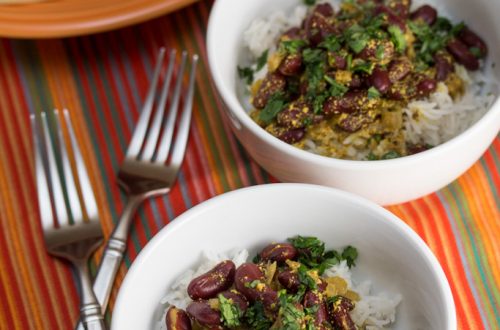 Kidney Beans with a Cardamom-Yogurt Sauce