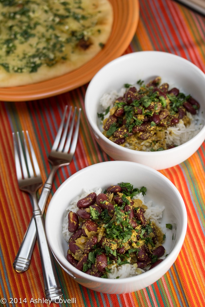 Kidney Beans with a Cardamom-Yogurt Sauce