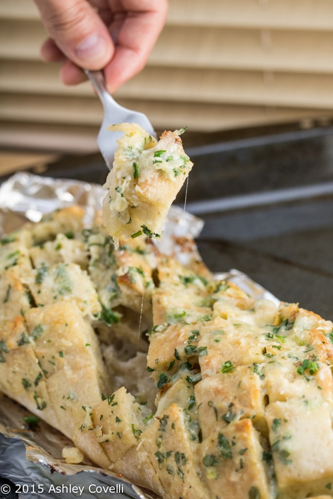 Roasted Garlic Gruyère Pull-Apart Bread