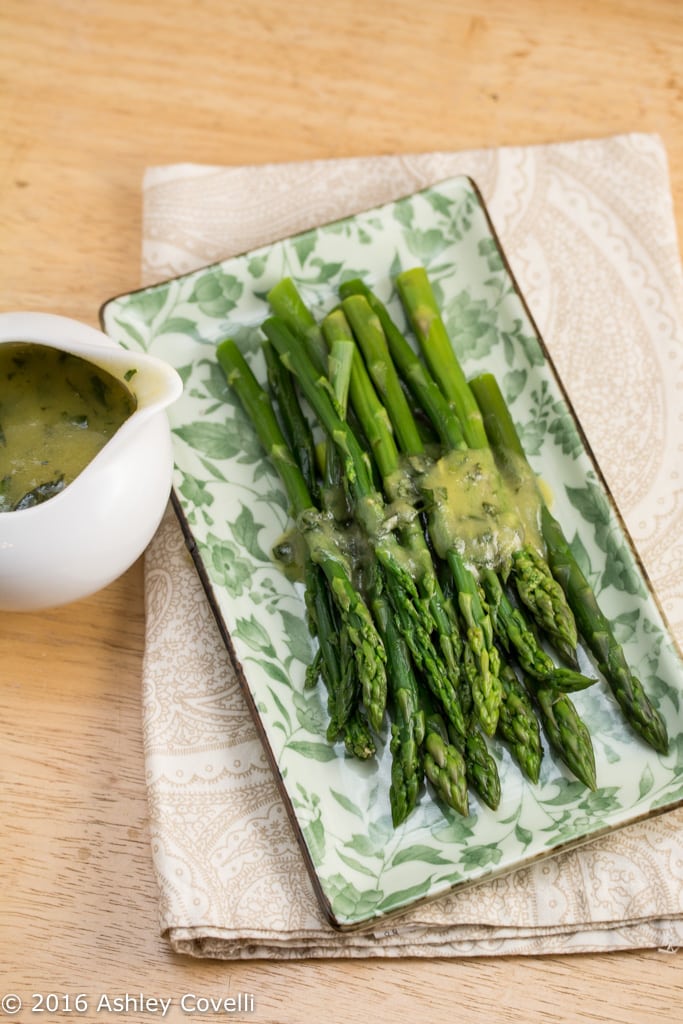 Gordon Ramsay's Asparagus with Lemon and Tarragon Hollandaise