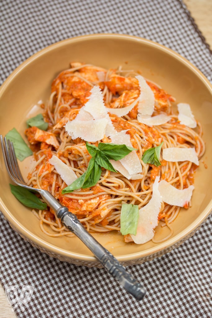 Family-Style Chicken Spaghetti: Transform rotisserie chicken into a quick, satisfying weeknight meal in just 10 minutes!