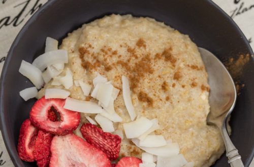 Kamut Breakfast Porridge: Freshly milled grain adds a whole new dimension + loads of nutrition to this simple breakfast cereal. Plus a review of the Mockmill stand mixer attachment. #ad