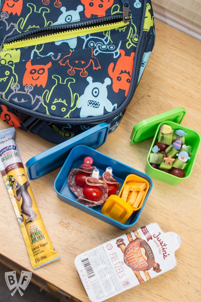 Back to School Lunch Kabobs: Food on a stick is always more fun, especially when paired with yogurt & nut butter. Plus a review of PackIt freezable lunch boxes. #StonyfieldBlogger