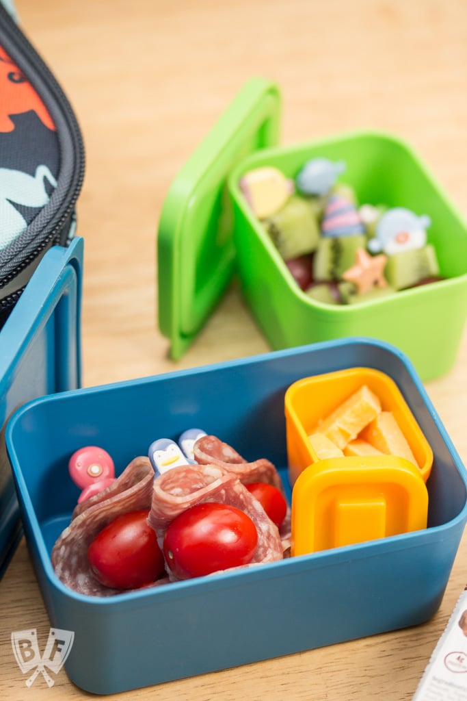 Back to School Lunch Kabobs: Food on a stick is always more fun, especially when paired with yogurt & nut butter. Plus a review of PackIt freezable lunch boxes. #StonyfieldBlogger