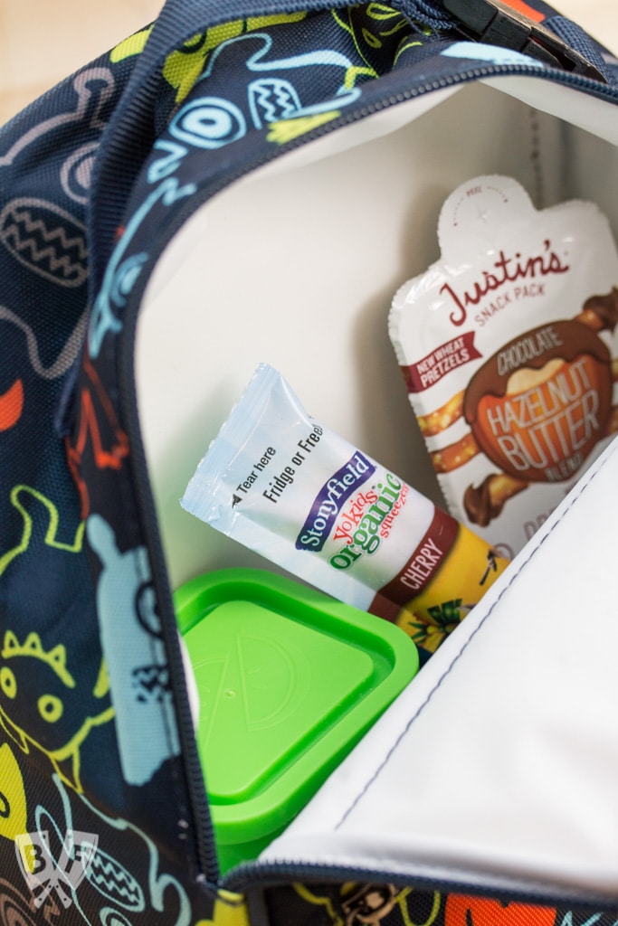 Back to School Lunch Kabobs: Food on a stick is always more fun, especially when paired with yogurt & nut butter. Plus a review of PackIt freezable lunch boxes. #StonyfieldBlogger