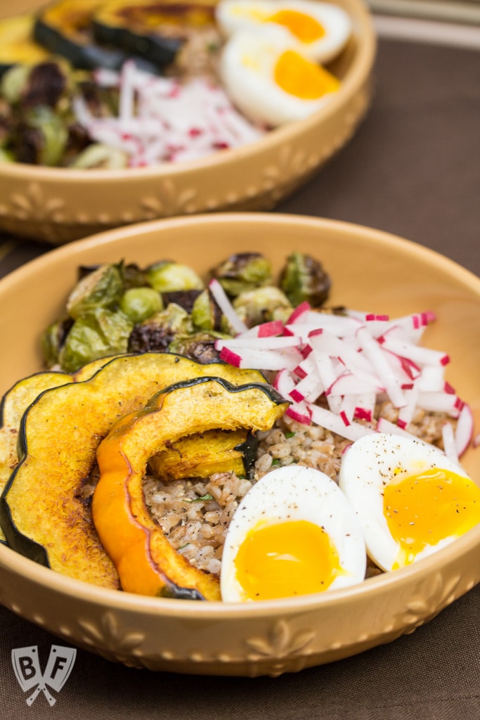 Toasted Farro Grain Bowls with Roasted Winter Veggies: Chase away the winter blues with this hearty, veggie-packed grain bowl. Top it with a runny egg for the ultimate comfort food upgrade! #VillageHarvestVariety #ad