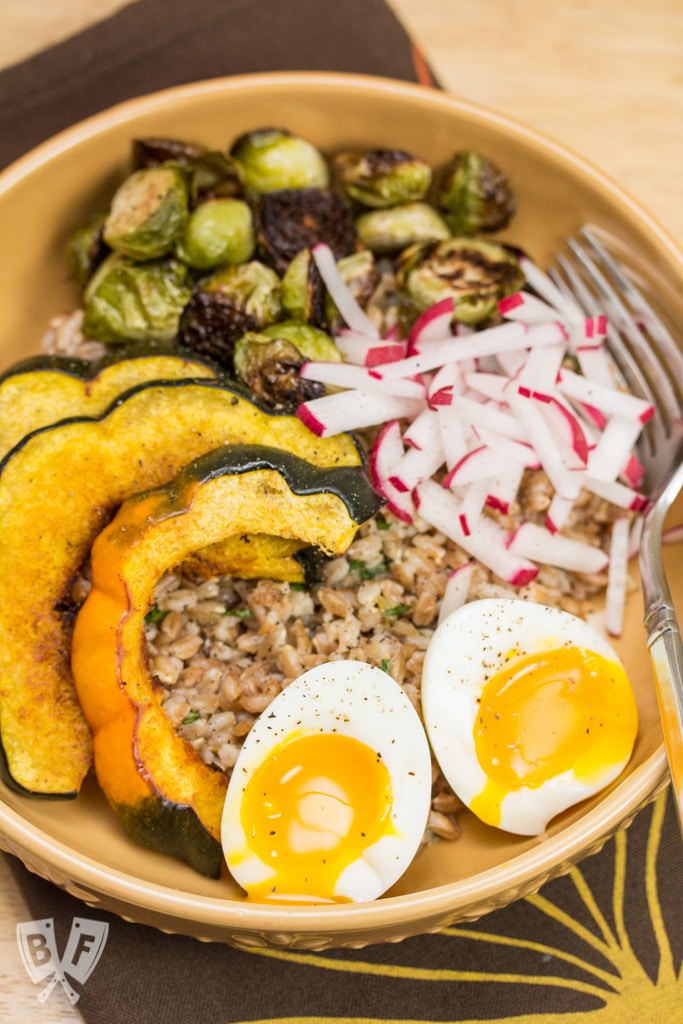 Toasted Farro Grain Bowls with Roasted Winter Veggies: Chase away the winter blues with this hearty, veggie-packed grain bowl. Top it with a runny egg for the ultimate comfort food upgrade! #VillageHarvestVariety #ad