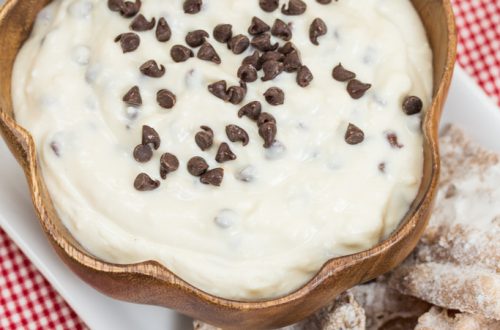 Orange Scented Cannoli Dip: This classic Italian pastry is now a decadent dip - perfect for entertaining or any time you need a quick & easy dessert recipe for a crowd!