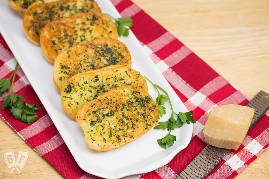 Skillet Garlic Parmesan Bread is a quick, easy, delicious side dish that pairs perfectly with pasta! A great way to jazz up frozen meals or leftovers. Skillet Garlic Parmesan Bread is a quick, easy, delicious side dish that pairs perfectly with pasta! A great way to jazz up frozen meals or leftovers. #goodfoodmadesimple #mambofoodie #ad