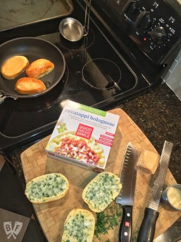 Skillet Garlic Parmesan Bread is a quick, easy, delicious side dish that pairs perfectly with pasta! A great way to jazz up frozen meals or leftovers. Skillet Garlic Parmesan Bread is a quick, easy, delicious side dish that pairs perfectly with pasta! A great way to jazz up frozen meals or leftovers. #goodfoodmadesimple #mambofoodie #ad