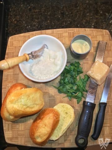 Skillet Garlic Parmesan Bread is a quick, easy, delicious side dish that pairs perfectly with pasta! A great way to jazz up frozen meals or leftovers. Skillet Garlic Parmesan Bread is a quick, easy, delicious side dish that pairs perfectly with pasta! A great way to jazz up frozen meals or leftovers. #goodfoodmadesimple #mambofoodie #ad